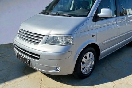 VW T5 Transporter 330.000 km 8.499 &euro; Lübeck 23560