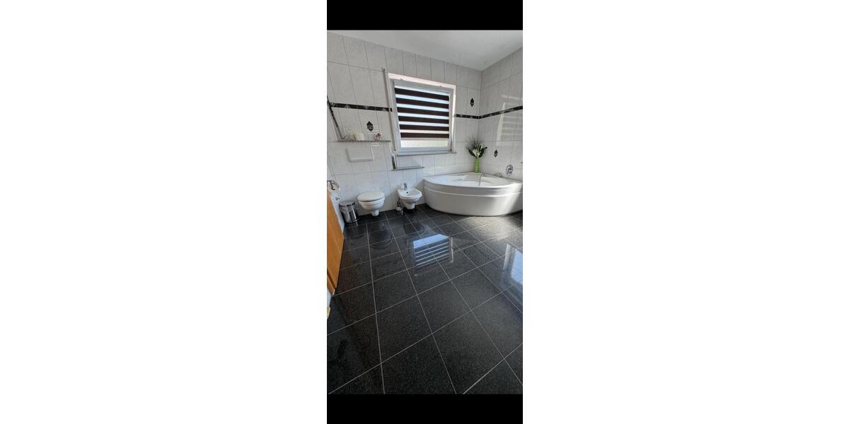 Doppelhaushälfte Neckarsulm - 7 Zimmer, 176 m&sup2;, 2.200&euro; | Angebot:26511364