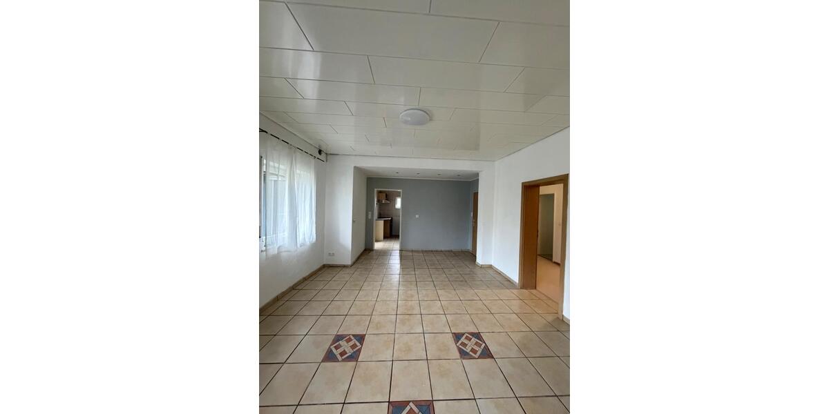 Erdgeschoßwohnung Gemünden - 4 Zimmer, 125 m&sup2;, 800&euro; | Angebot:26416103