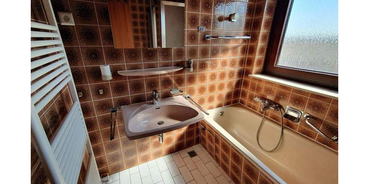 Etagenwohnung Markgröningen - 3 Zimmer, 90 m&sup2;, 275.000&euro; | Angebot:25802210