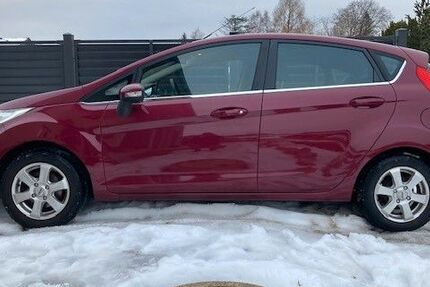 Ford Fiesta 135.000 km 2.990 &euro; Gladenbach 35075