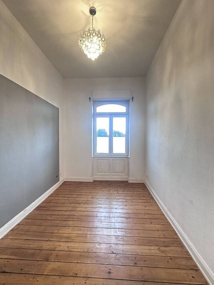 Alle 4 Wohnungen sofort frei! Teilsaniertes Jugendstilhaus