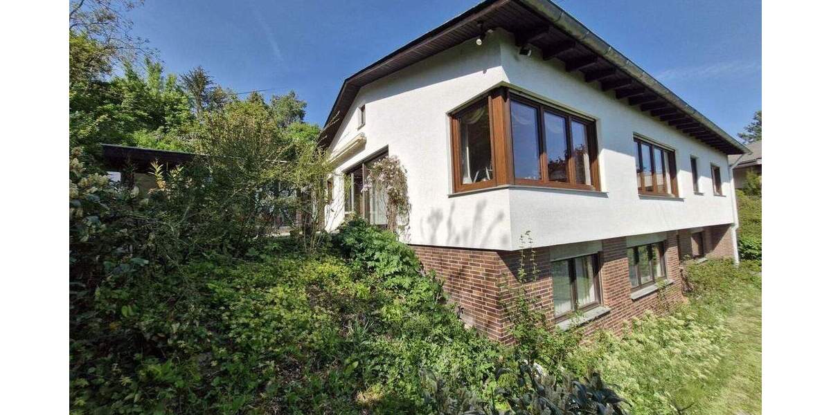 Haus mit Weitblick auf großem Grundstück in ruhiger Lage zu verkaufen 8 zimmer
