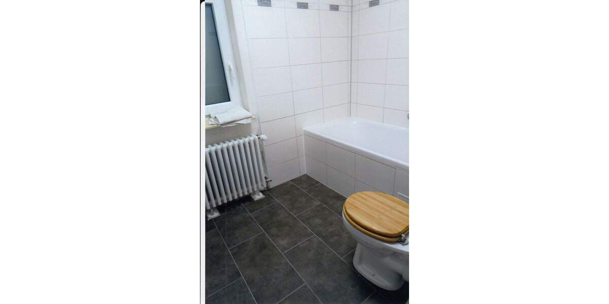 Mehrfamilienhaus, Wohnhaus Wülfershausen an der Saale Wülfershausen - 4 Zimmer, 100 m&sup2;, 1.200&euro; | Angebot:25727692