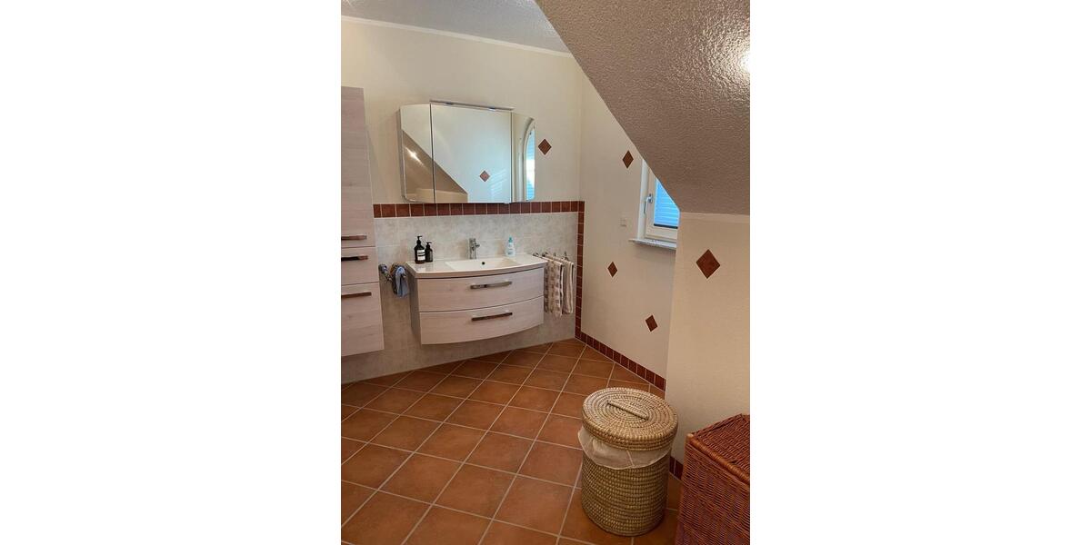 Einfamilienhaus Eiterfeld - 5 Zimmer, 200 m&sup2;, 1.600&euro; | Angebot:24867591