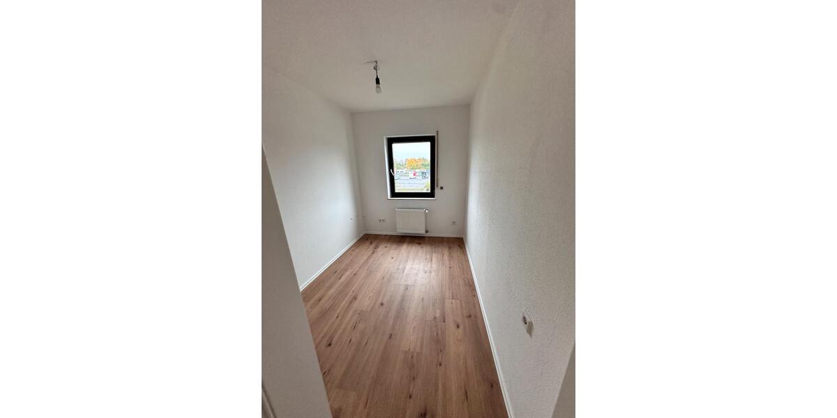 Reihenhaus Lippstadt Overhagen - 7 Zimmer, 101 m&sup2;, 1.650&euro; | Angebot:26443114