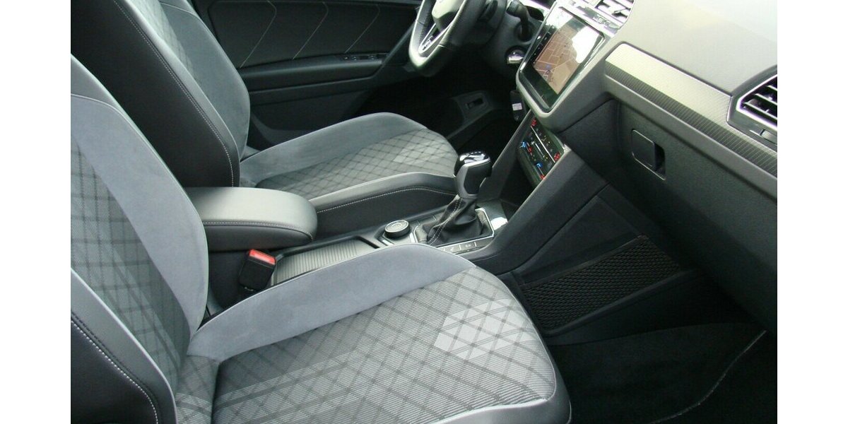 VW Tiguan 2.0TDi R-Line 4M BlackStyle ACC IQ LIGHT 41.763 km 35.980 &euro; Falkensee 14612