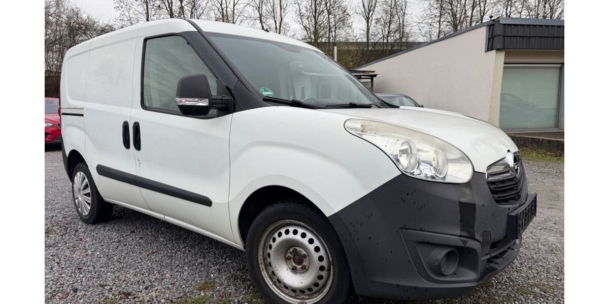 Opel Combo 146.000 km 4.199 &euro; Paderborn 33106