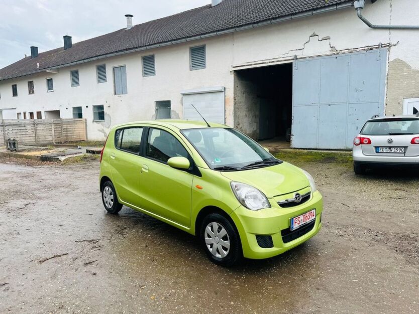 Daihatsu Cuore 182.000 km 1.799 € Neufahrn 85375