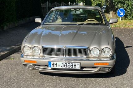 Jaguar XJ6 215.593 km 7.950 &euro; Hamburg 22399