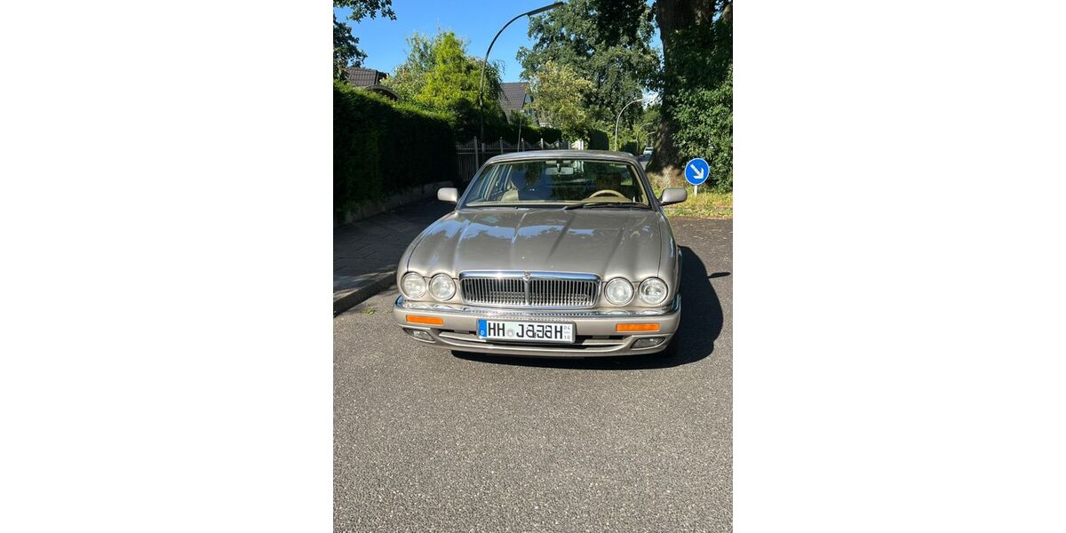 Jaguar XJ6 215.593 km 7.950 &euro; Hamburg 22399
