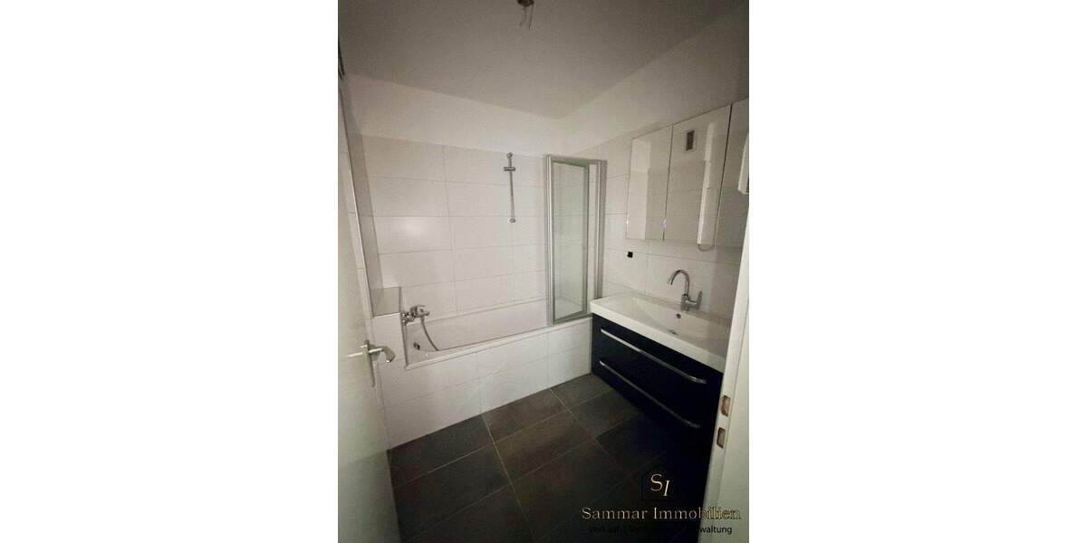 Etagenwohnung Brühl - 3 Zimmer, 74 m&sup2;, 1.120&euro; | Angebot:25738901