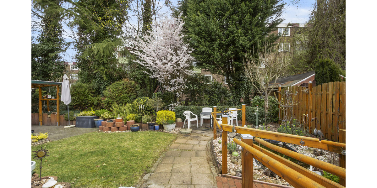 Delmenhorst-Annenheide Gepflegter Walmdachbungalow mit schönem Garten in zweiter Reihe - Bungalow Delmenhorst / Annenheide Annenheide | Angebot:26355215