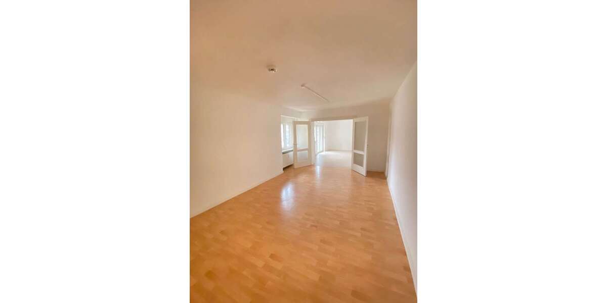 Etagenwohnung Saarbrücken St. Johann - 3 Zimmer, 100 m&sup2;, 800&euro; | Angebot:26441478