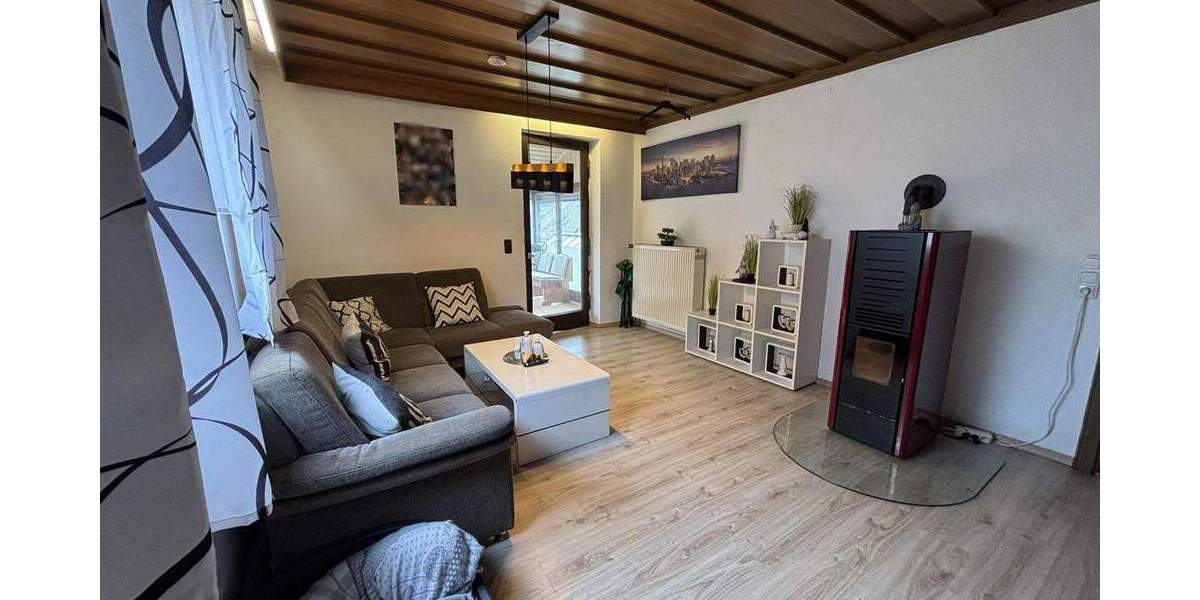 Einfamilienhaus Oberviechtach - 6 Zimmer, 160 m&sup2;, 210.000&euro; | Angebot:25245420