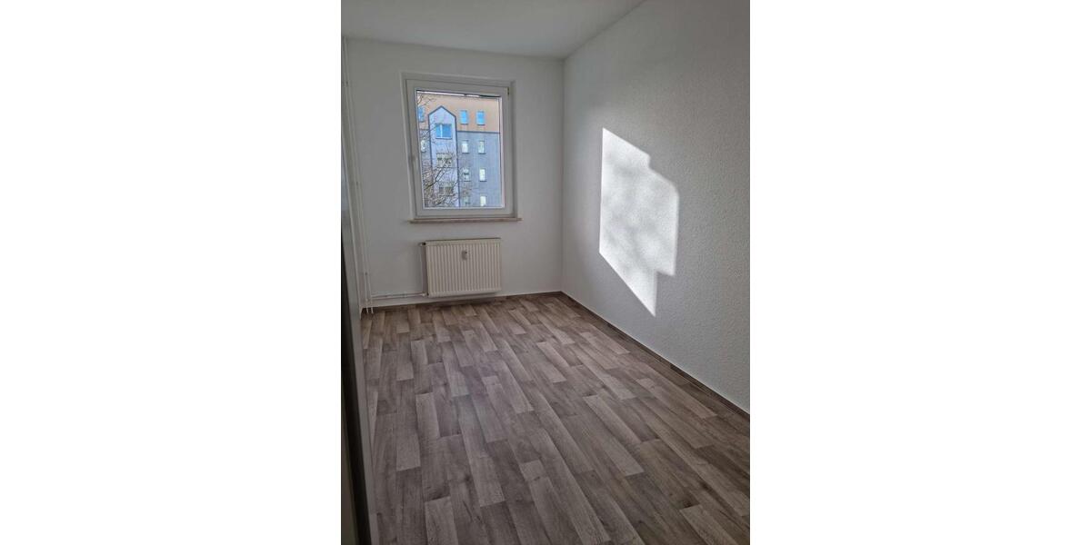 Etagenwohnung Grimmen - 2.5 Zimmer, 61 m&sup2;, 400&euro; | Angebot:26056320