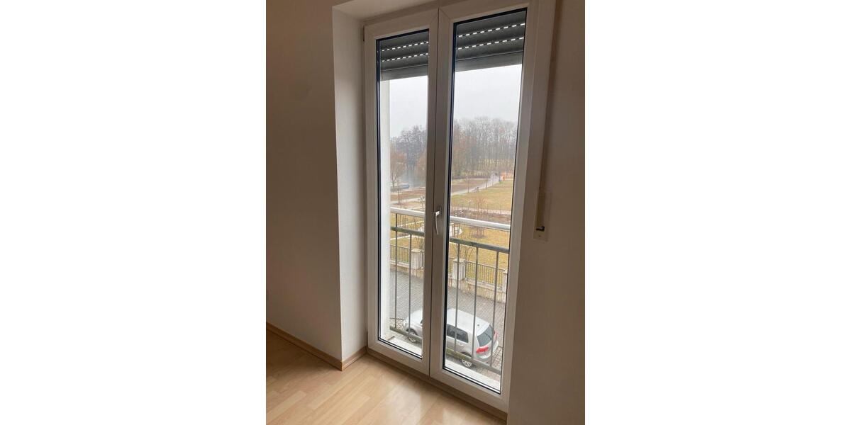 Dachgeschoßwohnung Roding - 4 Zimmer, 135 m&sup2;, 700&euro; | Angebot:25058112