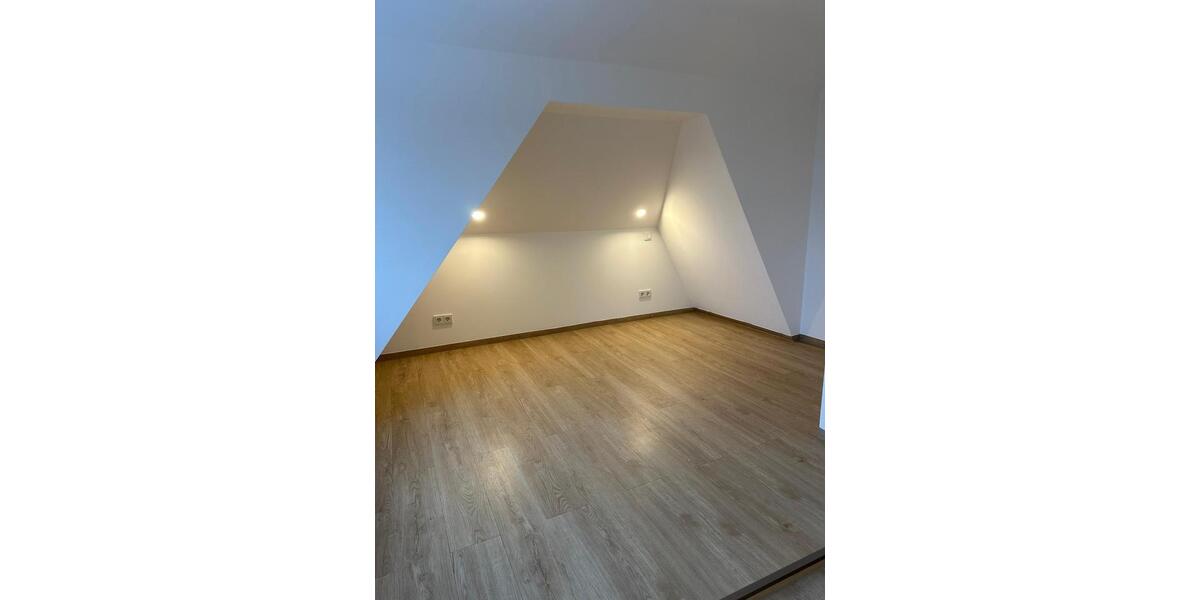 Dachgeschoßwohnung Großräschen - 1 Zimmer, 65 m&sup2;, 500&euro; | Angebot:25407256