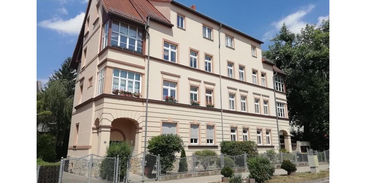 3-Zimmer-Wohnung mit Einbauküche, Parkplatz, Abstellräume 3 zimmer