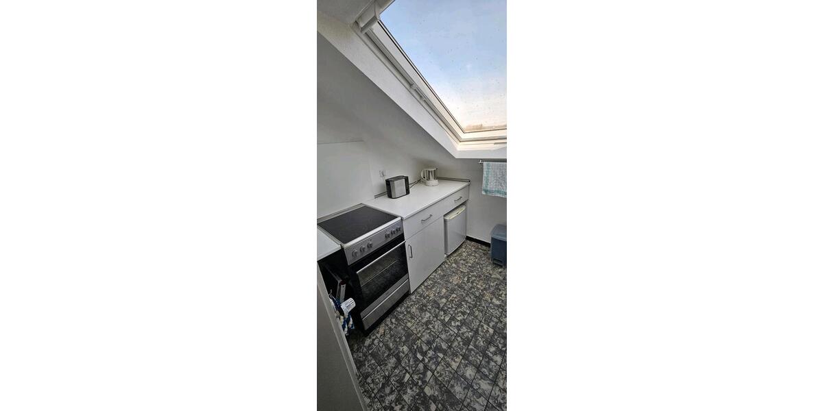 Dachgeschoßwohnung Ulm Donautal - 20 Zimmer, 40 m&sup2;, 720&euro; | Angebot:25422663