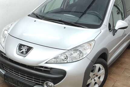 Peugeot 207 124.999 km 2.399 &euro; Bickenbach 64404