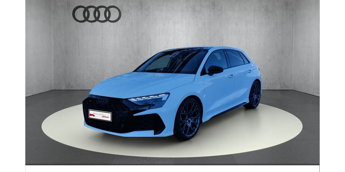 Audi RS3 2.000 km 72.980 &euro; Halle 06122