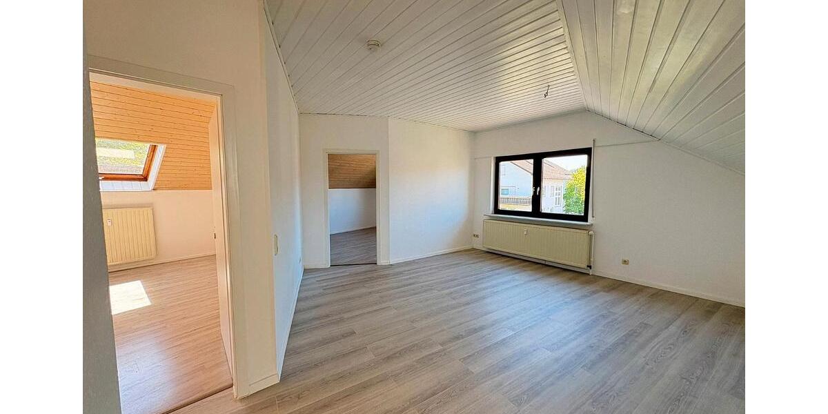 Dachgeschoßwohnung Wächtersbach - 4 Zimmer, 80 m&sup2;, 825&euro; | Angebot:26383958
