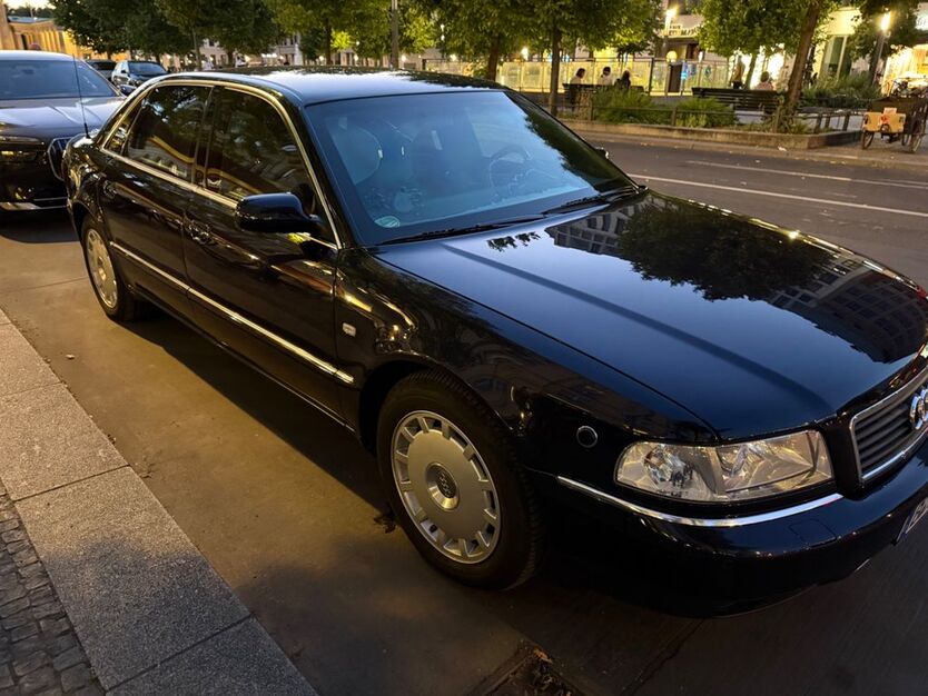 Audi A8 59.000 km 31.500 € Berlin 10711