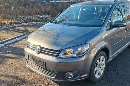 VW Touran 160.000 km 7.399 &euro; Reutlingen 72766