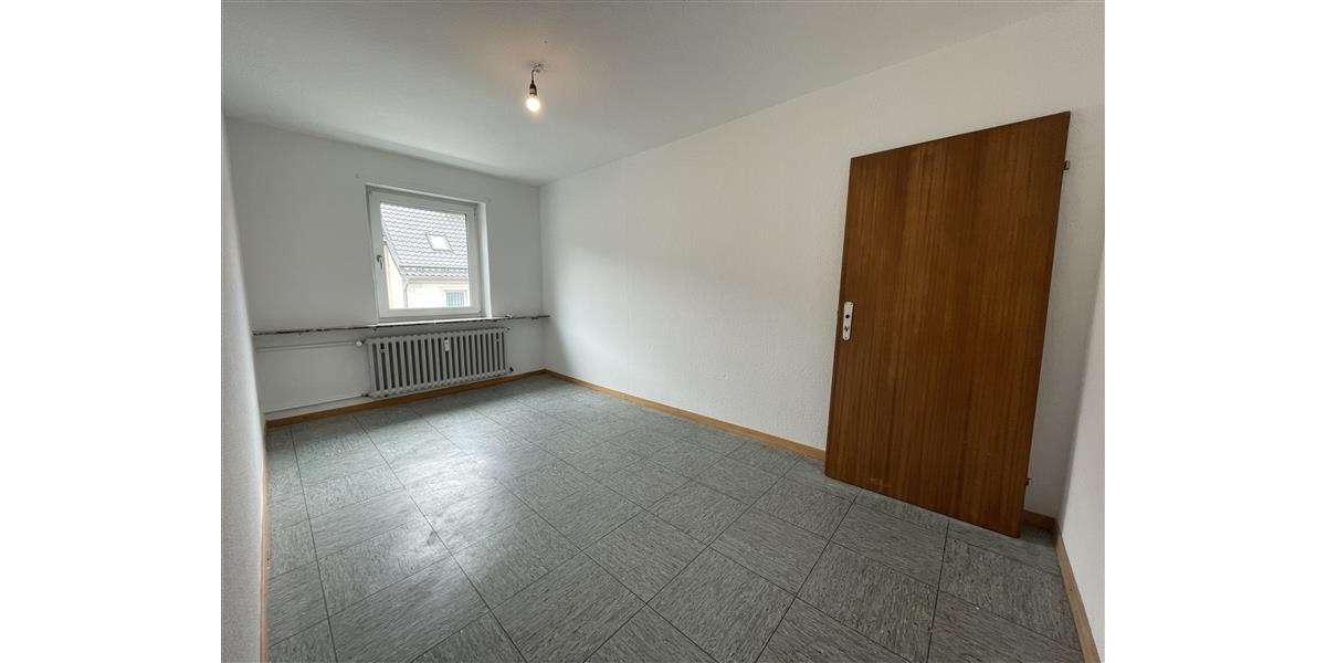 Etagenwohnung Hermeskeil - 4 Zimmer, 103 m&sup2;, 800&euro; | Angebot:26676352