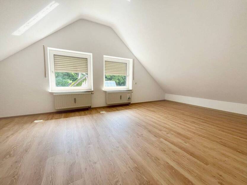 Gepflegte Dachgeschoßwohnung