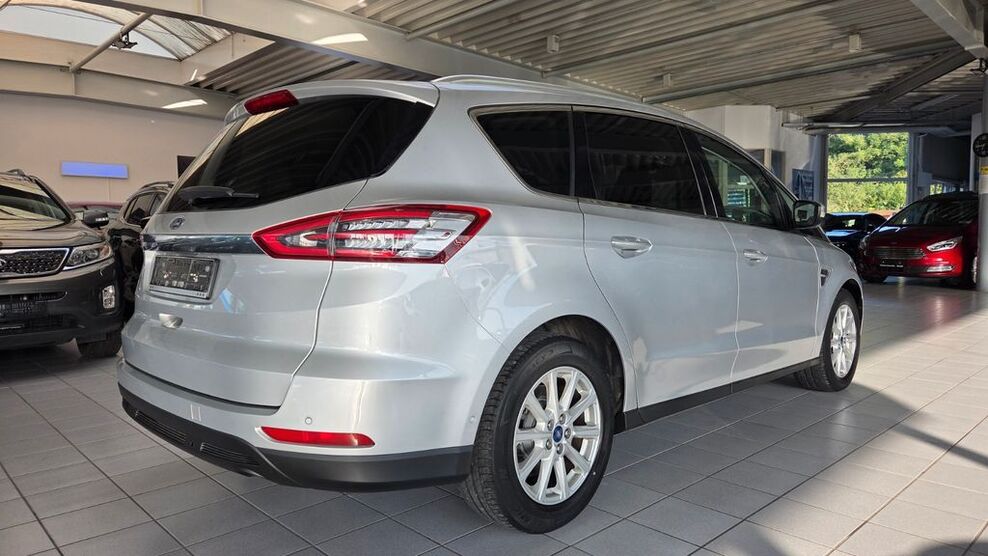 Ford S-Max 60.000 km 19.900 € Salzkotten 33154