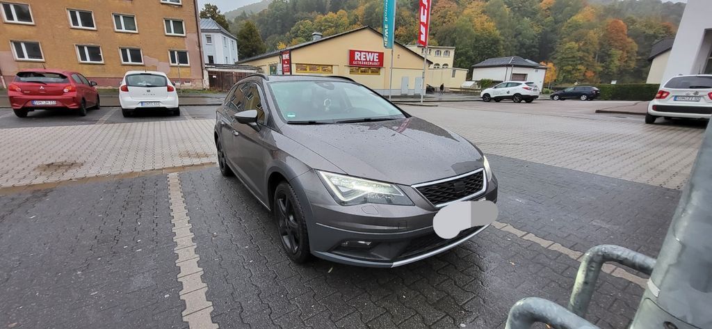 Seat Leon 106.500 km 18.500 € Steinach 96523