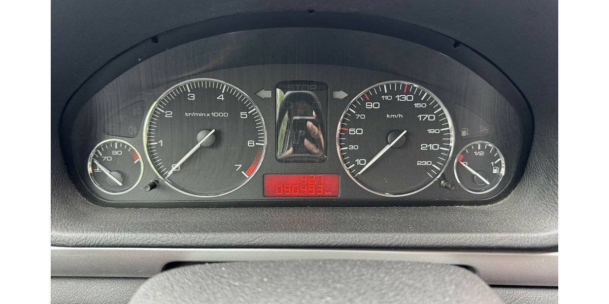 Peugeot 407 1. Hand nur 91tkm Kampfspuren 91.000 km 3.999 &euro; Hamburg 22339