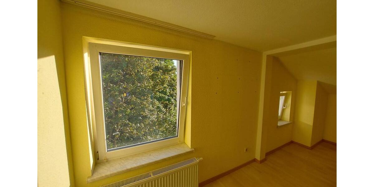 2,5-Zimmer-Dachgeschosswohnung mit Einbauküche 3 zimmer