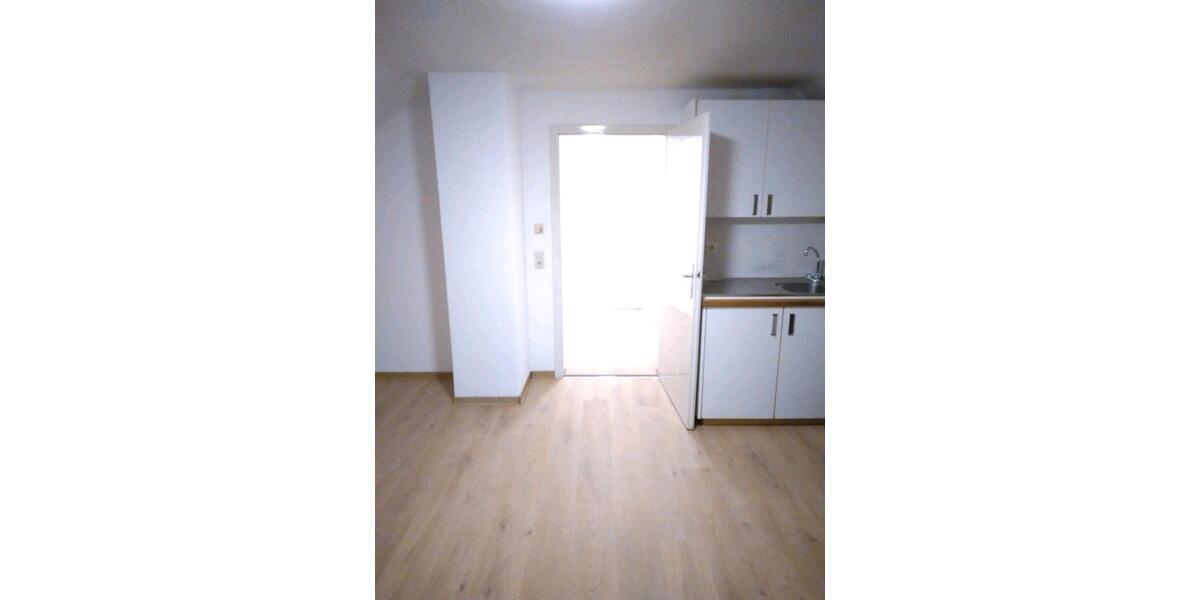 Dachgeschoßwohnung Backnang - 2 Zimmer, 32 m&sup2;, 570&euro; | Angebot:26288215