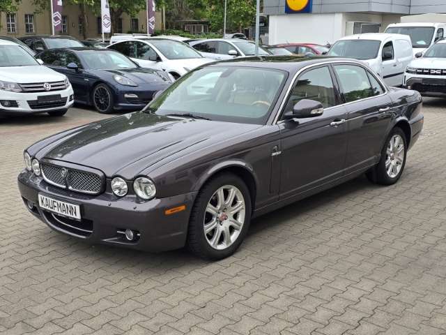 Jaguar XJ 118.000 km 12.890 &euro; Berlin - Steglitz 12247