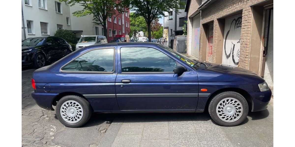 Ford Escort 57.400 km 1.650 &euro; Köln 50733