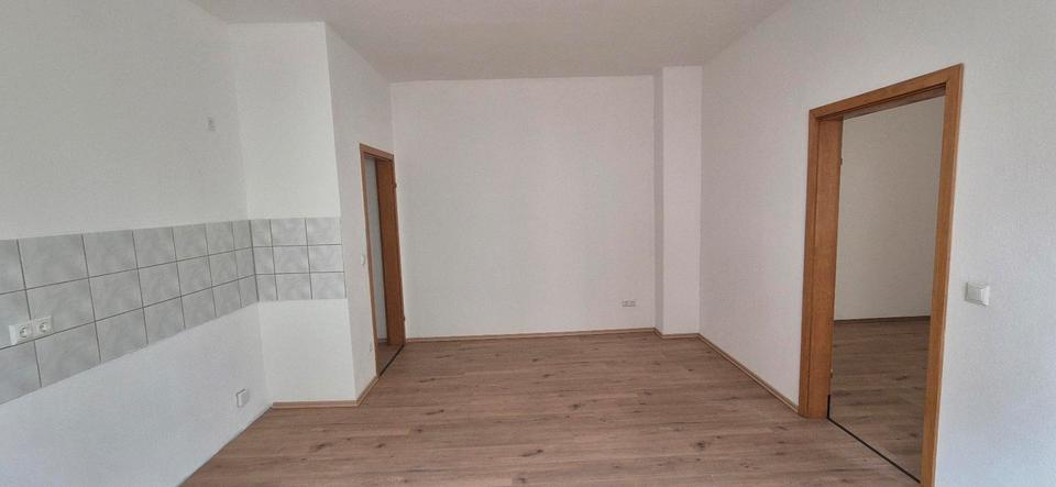 Erdgeschoßwohnung Döbeln - 1 Zimmer, 43 m&sup2;, 260&euro; | Angebot:25993773