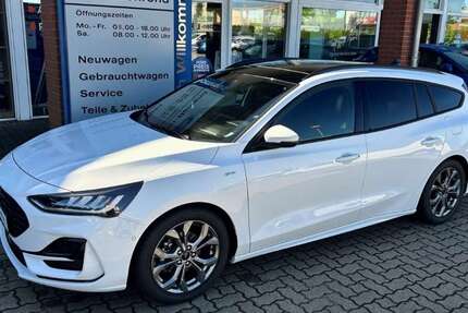 Ford Focus 22.000 km 27.790 &euro; Waren 17192