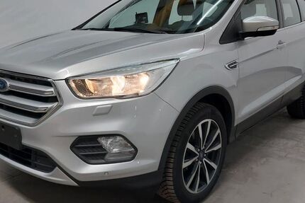Ford Kuga 189.000 km 9.780 &euro; Rüsselsheim am Main 65428