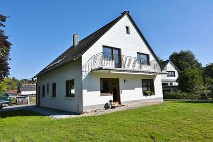 Haus zum Kaufen in Schönecken 255.000 € 183 m² 8 zimmer