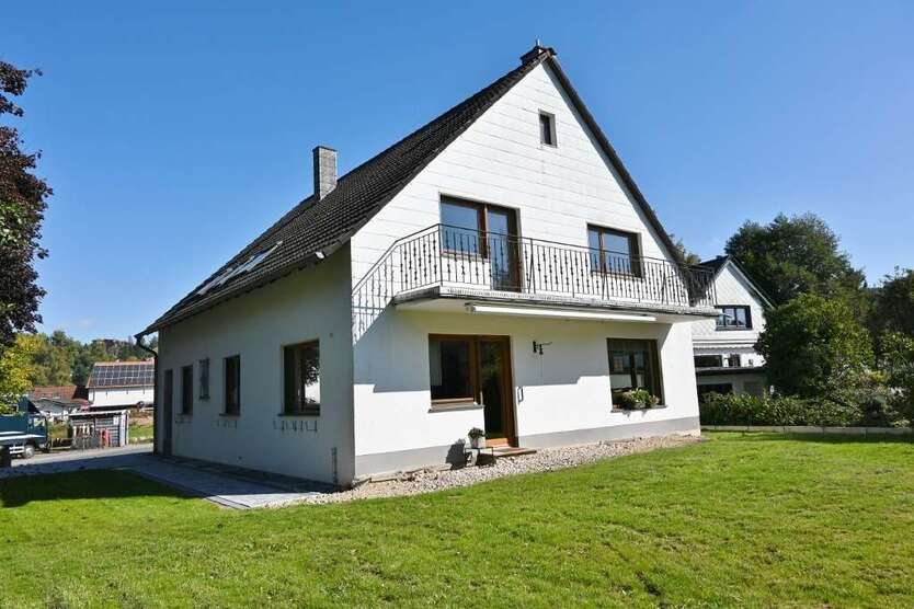 Haus zum Kaufen in Schönecken 255.000 € 183 m² 8 zimmer