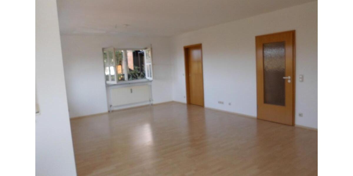 Großzügige und helle 3 - Zimmerwohnung in Pattenham zimmer