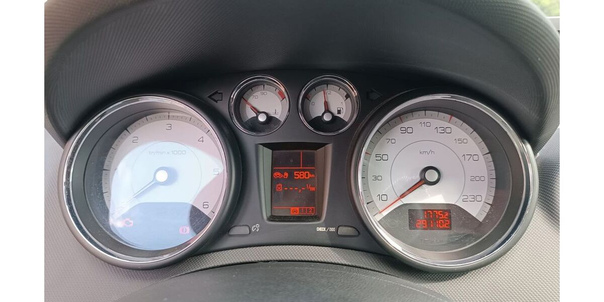 Peugeot 308 292.000 km 4.500 &euro; Ahlefeld 24358