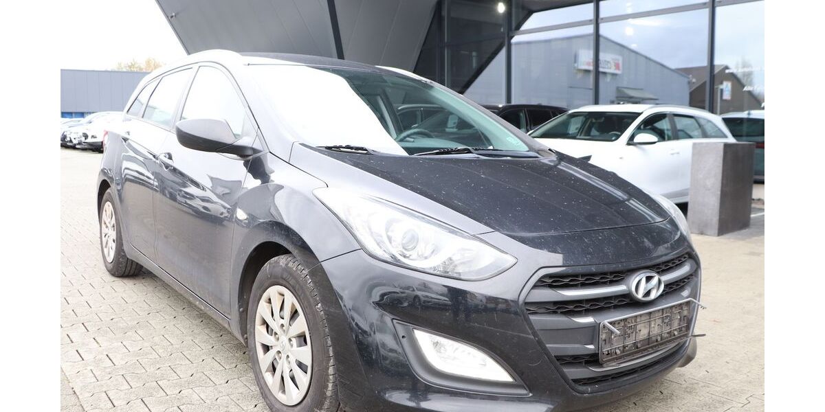 Hyundai i30 280.000 km 3.302 &euro; Hamm 59077