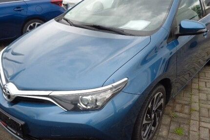 Toyota Auris 106.480 km 10.500 &euro; Aschersleben 06449