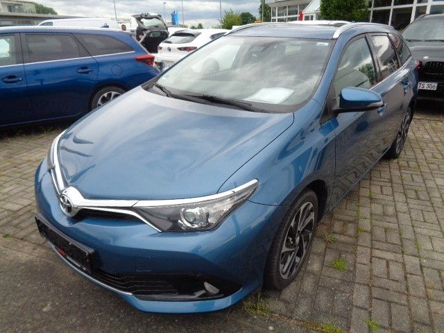 Toyota Auris 106.480 km 10.500 &euro; Aschersleben 06449