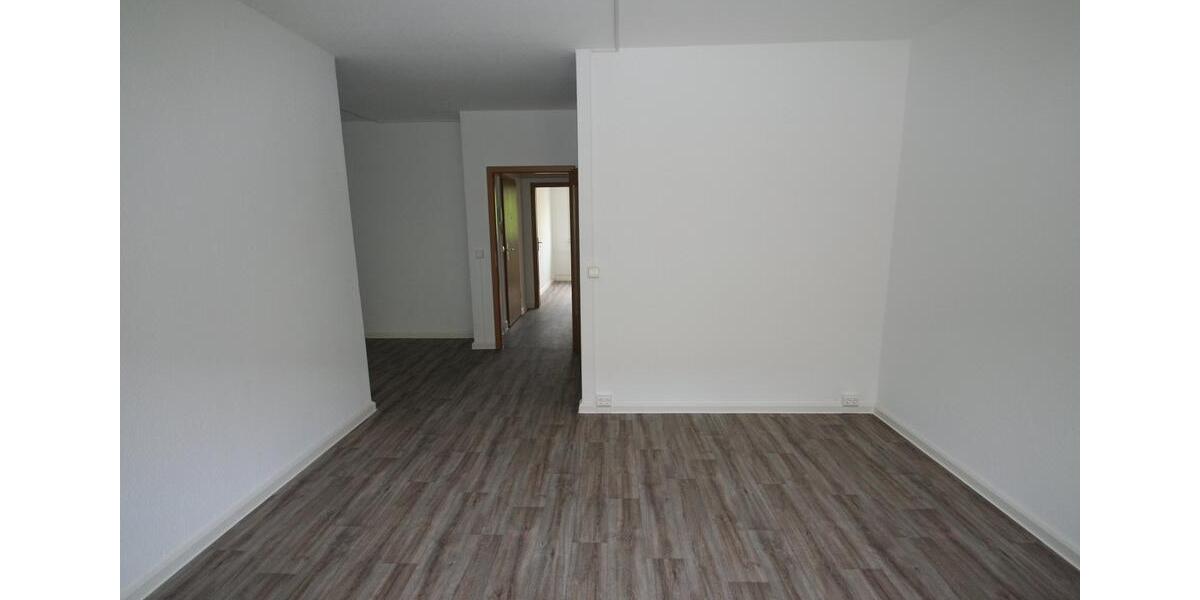 Etagenwohnung Oberlungwitz - 3 Zimmer, 56 m&sup2;, 351&euro; | Angebot:26677014