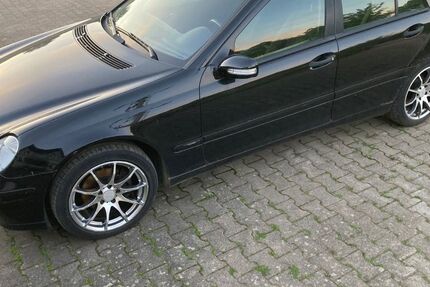 Mercedes-Benz 200 293.350 km 2.500 &euro; Unterwaldbehrungen 97654